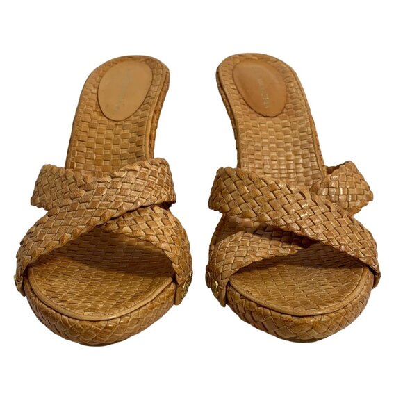 BCBG MAX AZRIA Women's Beige Weaved Leather Cone Heel Mules Size 9 EUR 39 NWOT - Picture 2 of 8